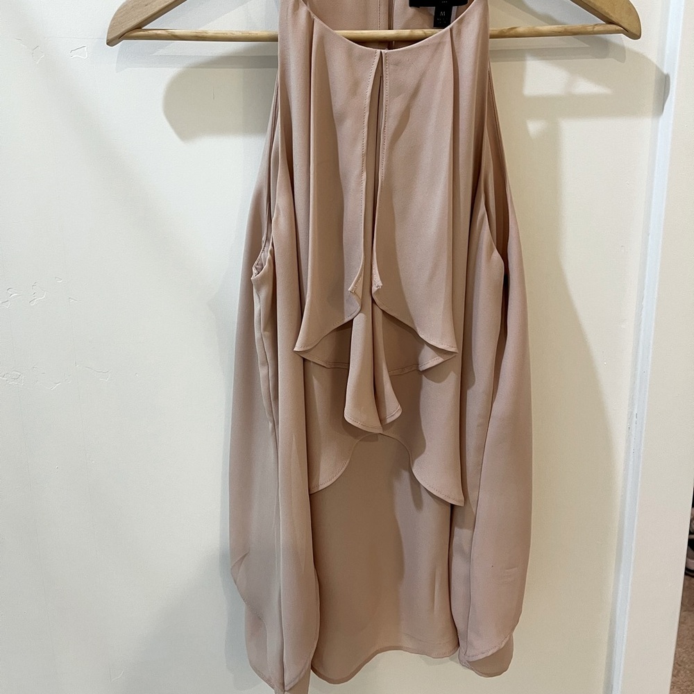 Super cute Banana Republic layered sleeveless blouse